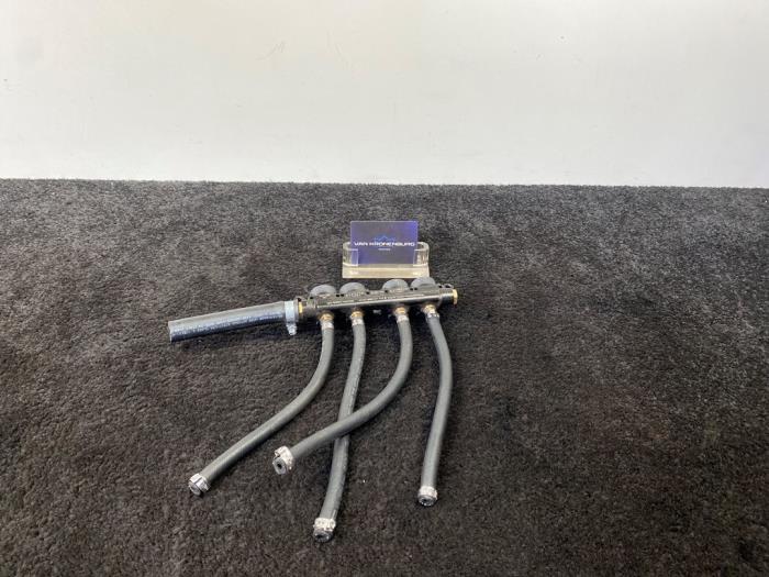 Usagé Système d'injection Mercedes E (W211) 5.0 E-500 V8 24V Prix € 99,99 Prix TTC proposé par Van Kronenburg Engines