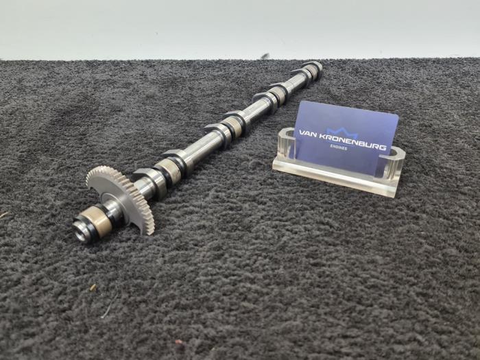 Camshaft from a BMW 5 serie (G30) M5 Competition 4.4 V8 32V TwinPower Turbo 2019
