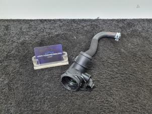 Used Thermostat housing Landrover Discovery IV (LAS) 5.0 V8 32V Price € 50,00 Inclusive VAT offered by Van Kronenburg Engines