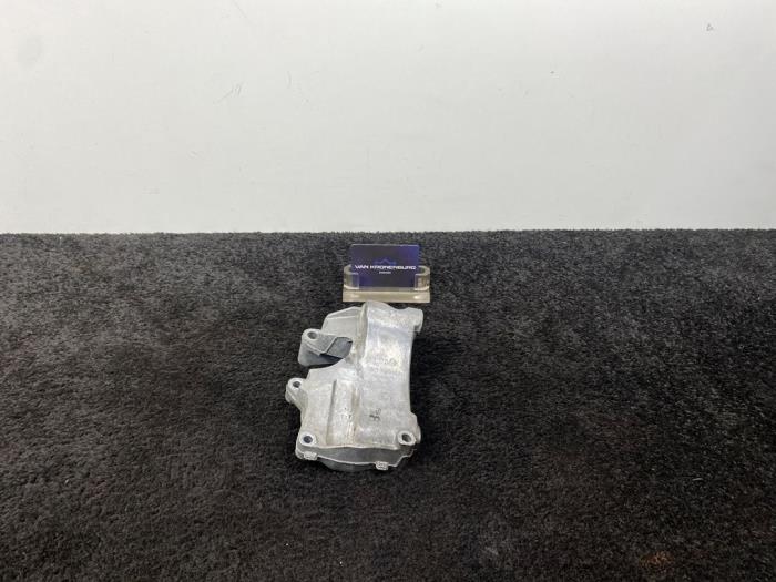 Gebrauchte Dynamostütze oben Audi RS 5 (8T3) RS5 4.2 V8 32V Preis € 24,95 Mit Mehrwertsteuer angeboten von Van Kronenburg Engines