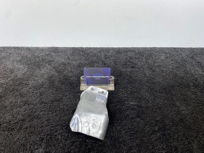 Neuf Bouclier thermique échappement Ford Kuga II 2.0 TDCi 16V 150 4x4 Prix € 9,95 Prix TTC proposé par Van Kronenburg Engines