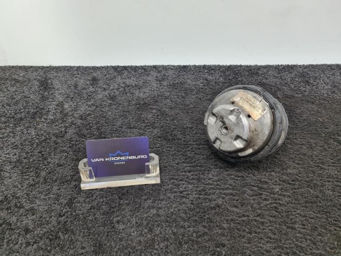 Used Engine mount Mercedes C (W203) 2.7 C-270 CDI 20V Price € 29,95 Inclusive VAT offered by Van Kronenburg Engines