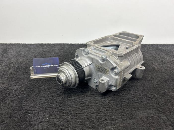 Used Compressor Mercedes C (W202) 1.8 C-180 16V Price € 240,00 Inclusive VAT offered by Van Kronenburg Engines