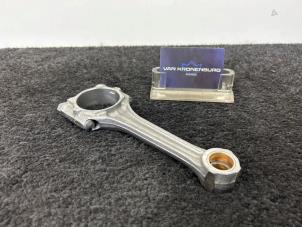 Used Connecting rod Volkswagen Transporter T4 2.4 D Price on request offered by Van Kronenburg Engines