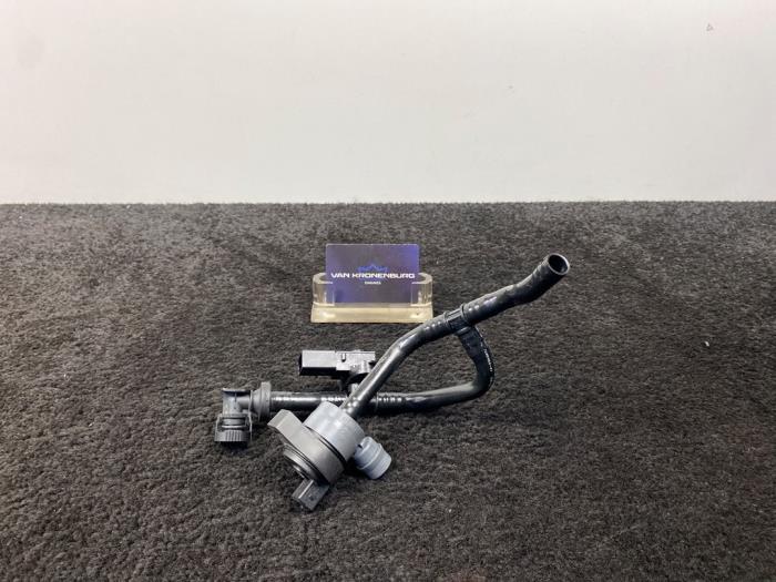 Usagé Conduit (divers) BMW M3 (F80) 3.0 24V TwinPower Turbo Prix € 35,01 Prix TTC proposé par Van Kronenburg Engines
