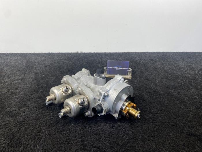 Begagnade Bensinpump BMW 3 serie (F30) M3 3.0 24V TwinPower Turbo Pris € 350,00 Inklusive moms erbjuds av Van Kronenburg Engines