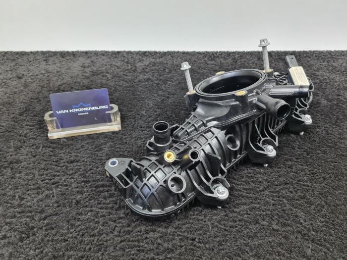 Nya Insugsrör Mercedes C-Klasse AMG (W206) C-63S E-Performance AMG 2.0 Turbo 4-Matic+ Pris € 425,00 Inklusive moms erbjuds av Van Kronenburg Engines