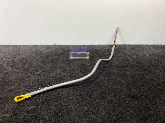 Gebrauchte Ölmessstab Mercedes C (W205) C-200 2.0 CGI 16V Preis € 20,00 Mit Mehrwertsteuer angeboten von Van Kronenburg Engines