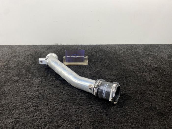 Intercooler Rohr van een Mercedes-Benz CLS (C257) 450 EQ Boost 3.0 24V 4-Matic 2019