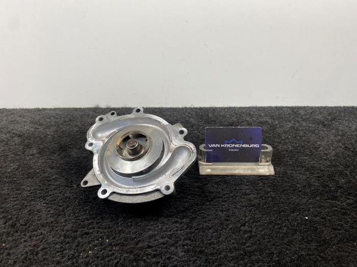 Usagé Pompe à eau Mercedes E (W211) 3.0 E-320 CDI 24V Prix € 30,00 Prix TTC proposé par Van Kronenburg Engines