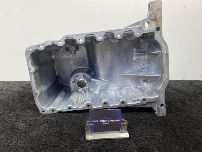 Usagé Couvercle carter Volkswagen Transporter/Caravelle T5 2.0 BiTDI DRF Prix € 75,00 Prix TTC proposé par Van Kronenburg Engines