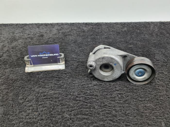 Usados Rodillo tensor correa múltiple Chrysler 300 C 3.0 CRD V6 24V Precio € 24,95 IVA incluido ofrecido por Van Kronenburg Engines