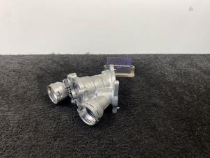 Used Thermostat housing Mercedes S (W222/V222/X222) 3.0 S-400d 4-Matic Price € 150,00 Inclusive VAT offered by Van Kronenburg Engines