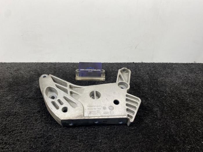 Used Engine mount Volkswagen Golf VII (AUA) 1.8 TSI 16V Price € 12,50 Inclusive VAT offered by Van Kronenburg Engines