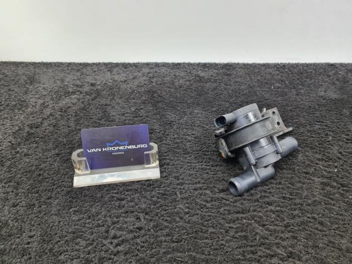 Begagnade Extra vattenpump Audi A6 (C5) 2.4 V6 30V Quattro Pris € 50,00 Inklusive moms erbjuds av Van Kronenburg Engines