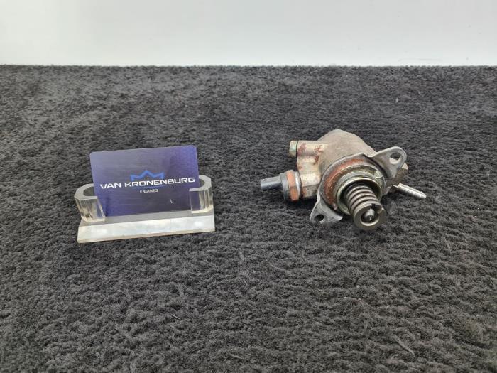 Mechanical fuel pump from a Audi S4 (B8) 3.0 TFSI V6 24V 2010