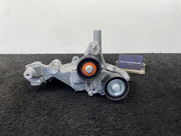 Used Alternator upper bracket Opel Movano Combi 2.3 CDTi 16V Price € 20,00 Inclusive VAT offered by Van Kronenburg Engines
