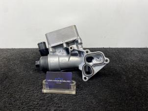 Usados Soporte de filtro de aceite Renault Master IV (FV) 2.3 dCi 110 16V FWD Precio € 50,00 IVA incluido ofrecido por Van Kronenburg Engines