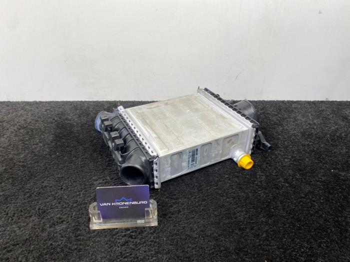Nuevos Intercooler Mercedes E (W213) E-400 3.5 V6 Turbo 4-Matic Precio € 199,95 IVA incluido ofrecido por Van Kronenburg Engines