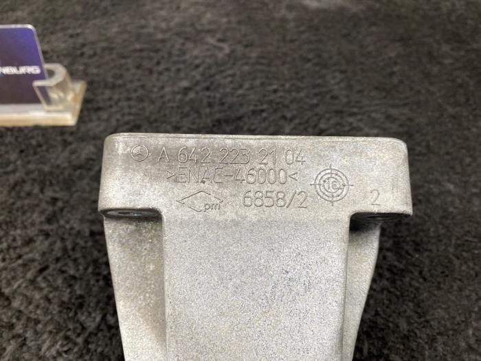 Engine mount Mercedes Sprinter 3t 218 CDI 24V - A6422232104 642993