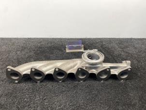 Neuf Tubulure d'échappement BMW 5 serie (G30) 530d 3.0 TwinPower Turbo 24V Prix € 170,01 Prix TTC proposé par Van Kronenburg Engines
