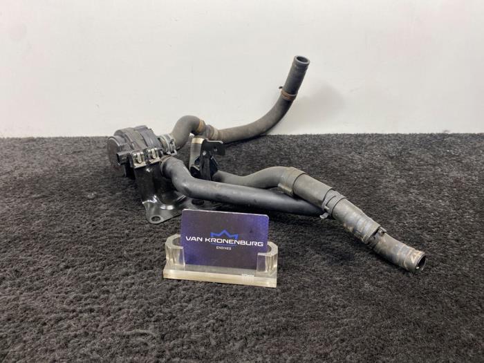 Begagnade Extra vattenpump Volkswagen Golf VII Variant (AUVV) 2.0 GTD 16V Pris € 39,95 Inklusive moms erbjuds av Van Kronenburg Engines