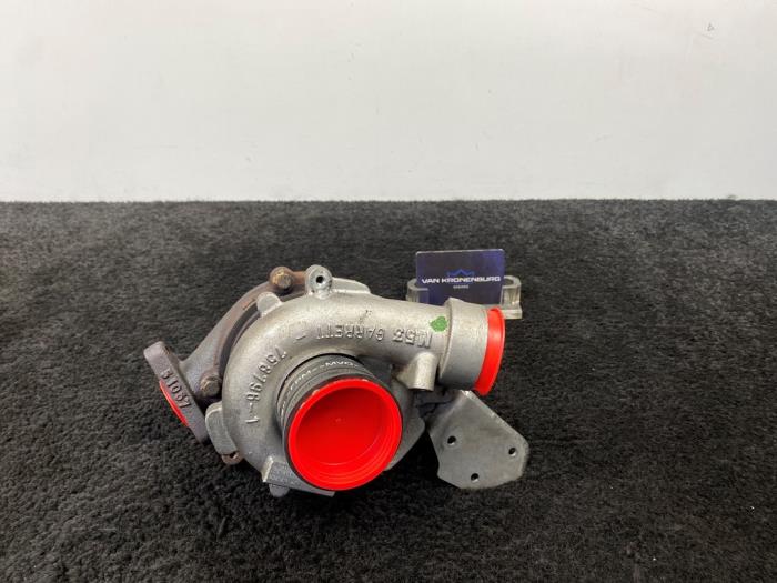 Usagé Turbo Mercedes E (W211) 4.0 E-420 CDI 32V Prix € 175,00 Prix TTC proposé par Van Kronenburg Engines