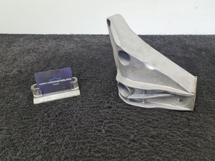 Used Engine mount BMW 3 serie (F30) 320i 2.0 16V Price € 20,00 Inclusive VAT offered by Van Kronenburg Engines