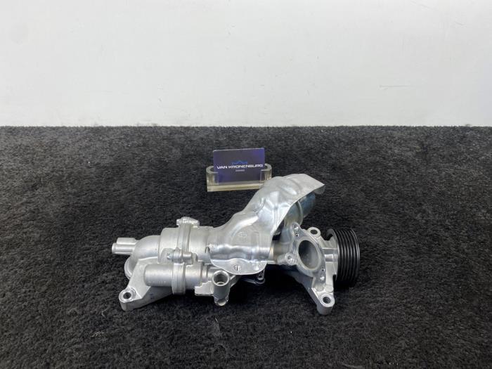 Nya Vattenpump Mercedes C (W204) 1.6 C-180 16V BlueEfficiency Pris € 99,99 Inklusive moms erbjuds av Van Kronenburg Engines