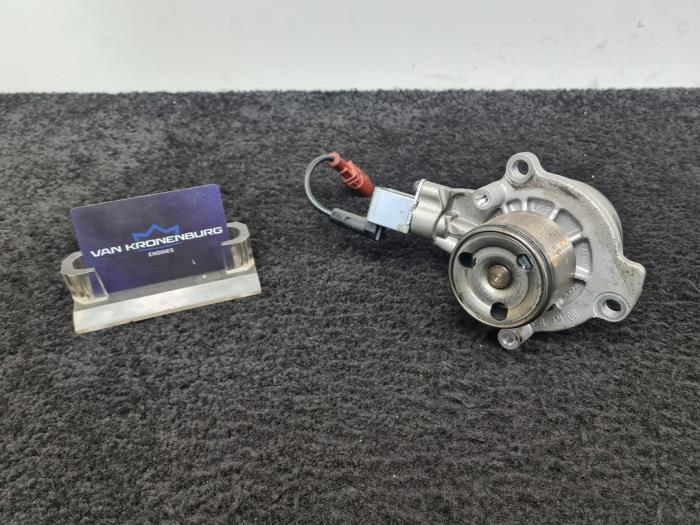 Używane Pompa wodna Volkswagen Crafter (SY) 2.0 TDI 4Motion Cena € 34,50 Z VAT oferowane przez Van Kronenburg Engines