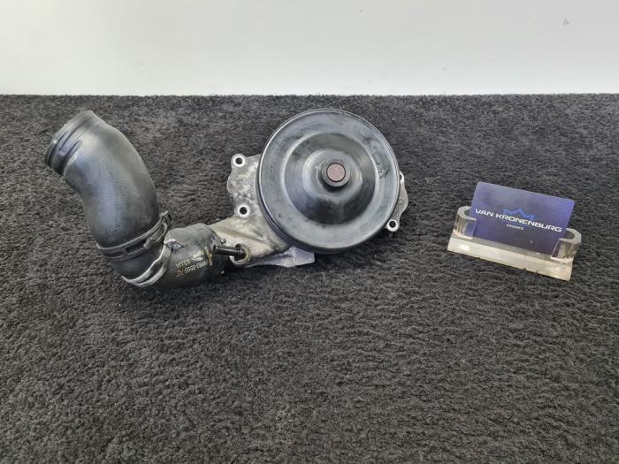 Begagnade Vattenpump Landrover Range Rover IV (LG) 3.0 V6 Supercharged Pris € 80,01 Inklusive moms erbjuds av Van Kronenburg Engines