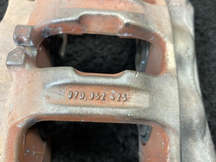 Rear brake calliper, right from a Porsche Panamera (970) 3.0 V6 24V 2S 2014