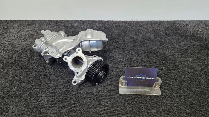 Begagnade Vattenpump Mercedes C (W204) 1.6 C-180 16V BlueEfficiency Pris € 99,99 Inklusive moms erbjuds av Van Kronenburg Engines