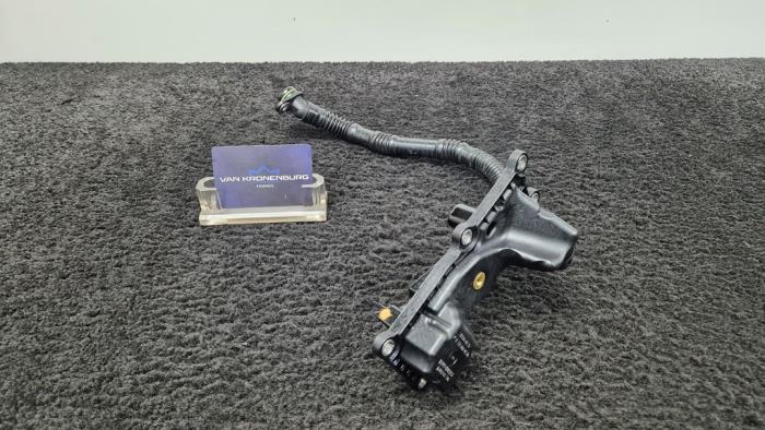 Usagé Ventilation carter Mercedes C (W205) C-200 2.0 CGI 16V Prix € 20,00 Prix TTC proposé par Van Kronenburg Engines