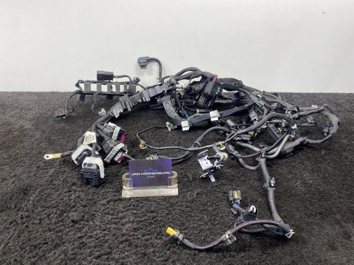 Wiring harness engine room from a Mercedes-Benz CLA (118.3) 2.0 CLA-200d 4-Matic 2021