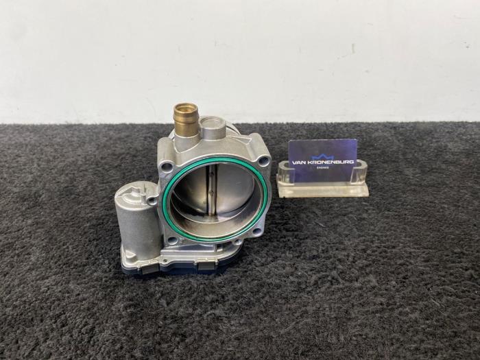 Throttle body from a BMW 3 serie (E90) 335i 24V 2011