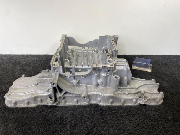 Usagé Couvercle carter Audi A4 (B7) 3.0 TDI V6 24V Quattro Prix € 50,00 Prix TTC proposé par Van Kronenburg Engines