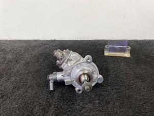 Used Mechanical fuel pump Mercedes E (W213) E-220d 2.0 Turbo 16V Price € 424,95 Inclusive VAT offered by Van Kronenburg Engines