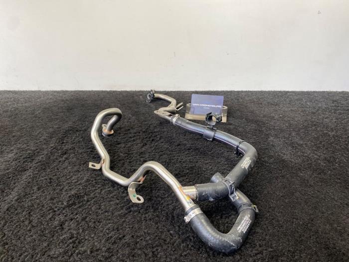 Water pipe from a Mercedes-Benz E (W213) E-220d 2.0 Turbo 16V 2020