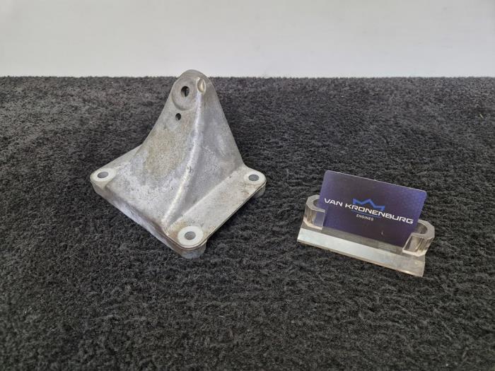 Usagé Support moteur Landrover Range Rover IV (LG) 3.0 V6 Supercharged Prix € 50,00 Prix TTC proposé par Van Kronenburg Engines