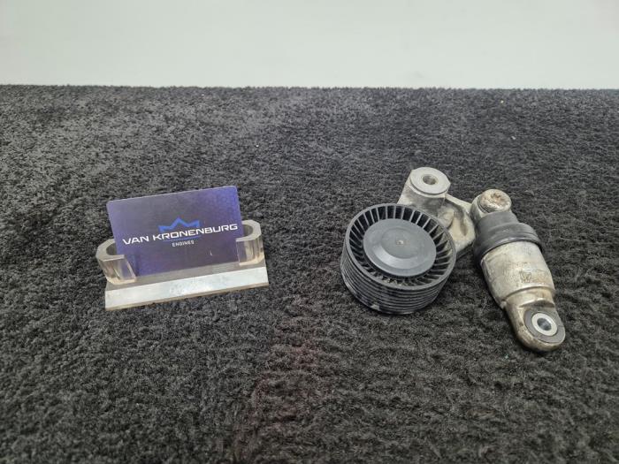 Usados Tensor correa múltiple Porsche Cayenne (9PA) 4.8 V8 32V Turbo Precio € 49,95 IVA incluido ofrecido por Van Kronenburg Engines