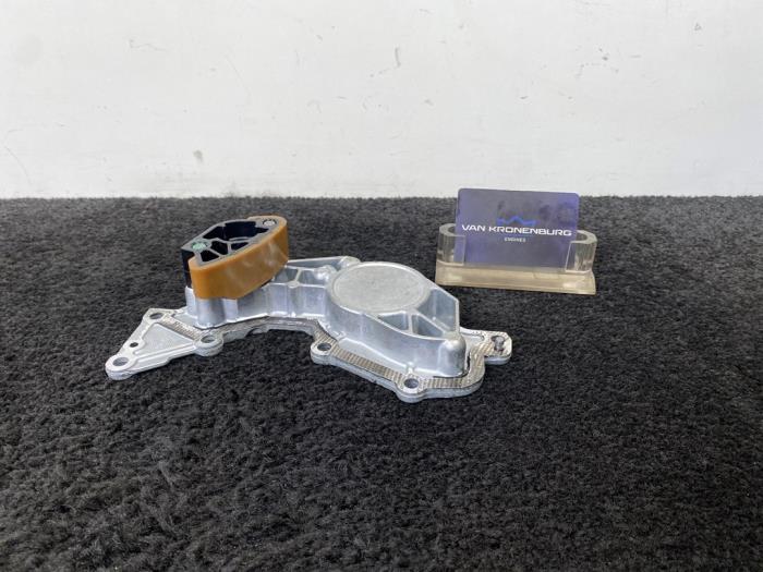 Neuf Couvercle de distribution Mercedes Sprinter 3t (903) 313 CDI 16V 4x4 Prix € 75,00 Prix TTC proposé par Van Kronenburg Engines