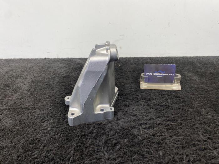 Used Engine mount Mercedes S (W221) 3.0 S-350 BlueTec 24V Price € 32,50 Inclusive VAT offered by Van Kronenburg Engines