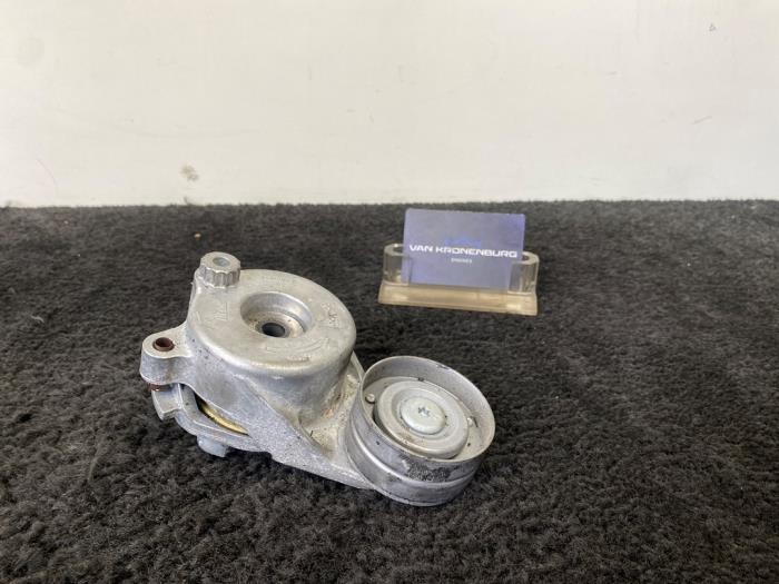Usados Rodillo tensor correa múltiple Chrysler 300 C 3.0 CRD V6 24V Precio € 20,00 IVA incluido ofrecido por Van Kronenburg Engines