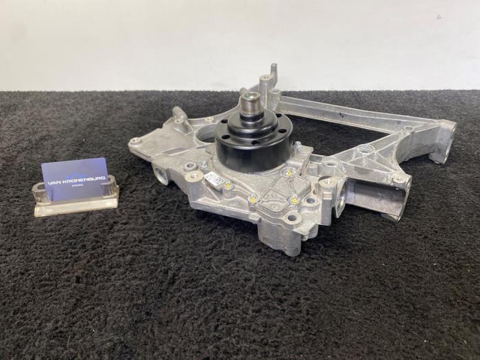 Usagé Support dynamo bas Mercedes Sprinter 3t (906.61) 216 CDI 16V Prix € 121,00 Prix TTC proposé par Van Kronenburg Engines