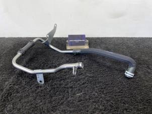 Neuf Tube d'eau Mercedes C (W205) C-200 2.0 CGI 16V Prix € 50,00 Prix TTC proposé par Van Kronenburg Engines