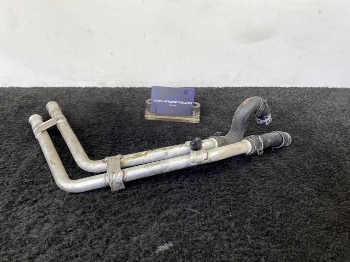 Begagnade Vattenrör Porsche Cayenne (9PA) 4.8 V8 32V S Pris € 35,01 Inklusive moms erbjuds av Van Kronenburg Engines