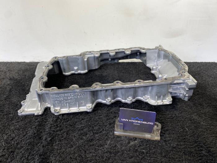 Usagé Couvercle carter Audi A3 Sportback (8VA/8VF) 2.0 TDI 16V Prix € 75,00 Prix TTC proposé par Van Kronenburg Engines