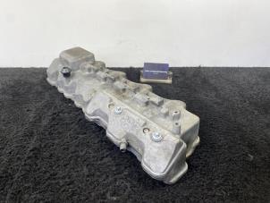 Ventildeckel van een Mercedes-Benz S (W220) 5.0 S-500 V8 24V 2001