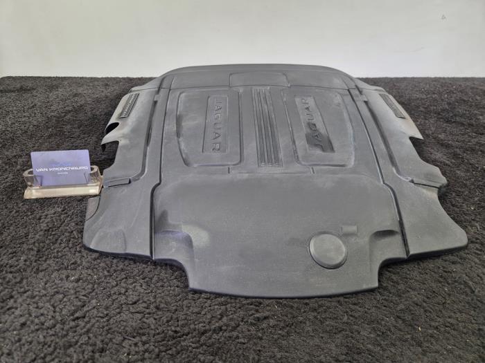Used Engine cover Jaguar F-type 3.0 400 Sport V6 24V Price € 144,99 Inclusive VAT offered by Van Kronenburg Engines